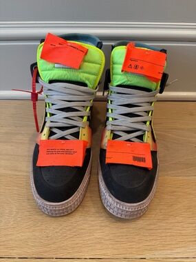 Off-White c/o Virgil Abloh
Men's Off-Court 3.0 Mutli-Color' 2019 size 44